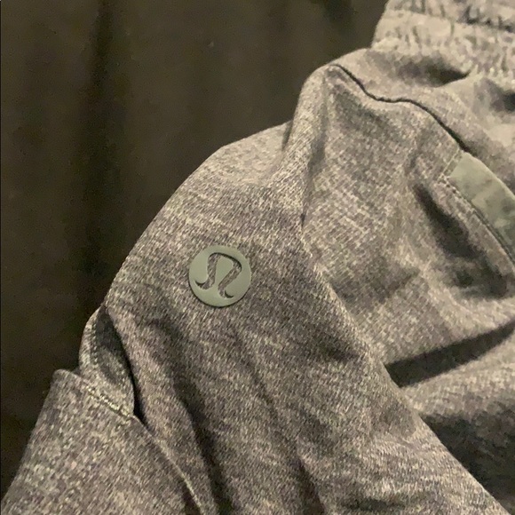 Lululemon shorts - Picture 4 of 5